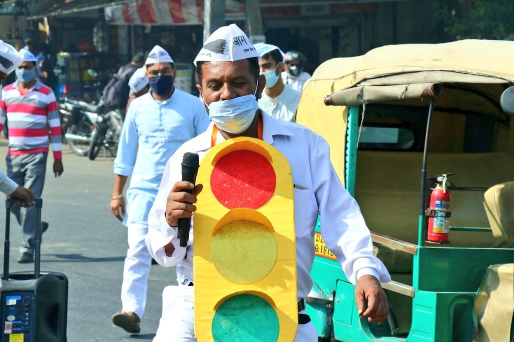 AAP's Red Light on Gaadi off campaign
